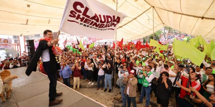 Vamos a reactivar la economía de la sierra nororiental con carreteras: Armenta