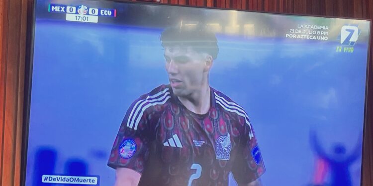 Aficionada asegura que hay mensaje subliminal en uniforme del Tri