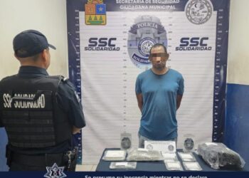 Detiene policía en Solidaridad a un sujeto con droga