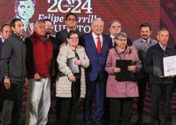 López Obrador entrega primeros pagos del Fondo de Pensiones para el Bienestar