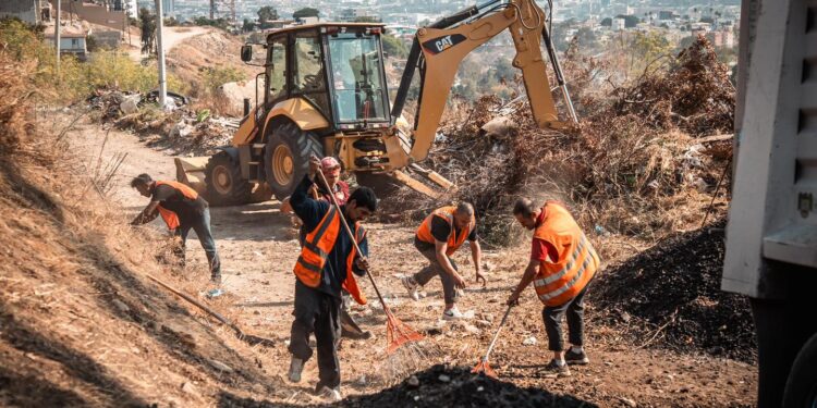 Beneficia Gobierno Municipal a delegaciones San Antonio de los Buenos y Centro con programa Tijuana: Ciudad Limpia