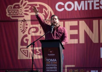 Toma protesta Ismael Burgueño a representantes de mil 91 comités vecinales de Tijuana