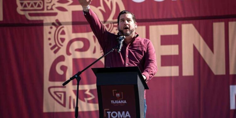 Toma protesta Ismael Burgueño a representantes de mil 91 comités vecinales de Tijuana