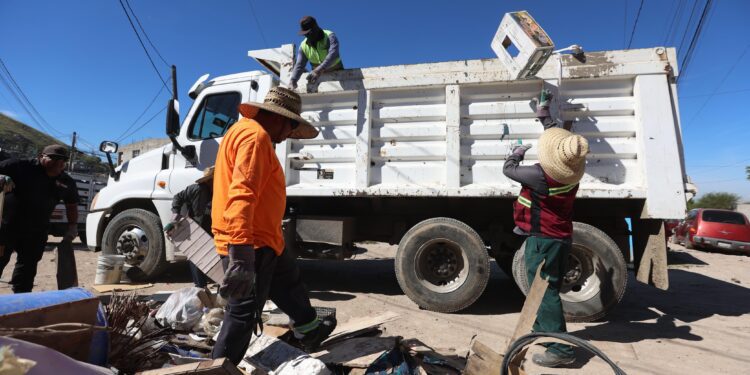 Recolecta Gobierno Municipal más de 26 toneladas de basura en colonias de Tijuana