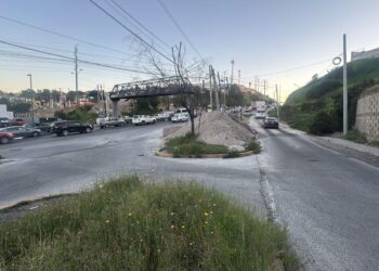 Informa Gobierno de Tijuana cierre vehicular de un tramo del Libramiento Rosas Magallón por trabajos en puente peatonal a la altura de la comandancia Margarito Saldaña